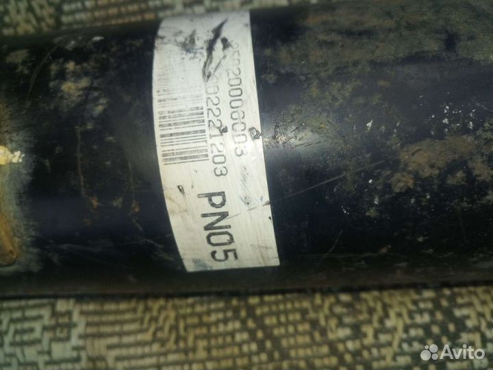 Карданный вал на джип Toyota Hilux Surf III