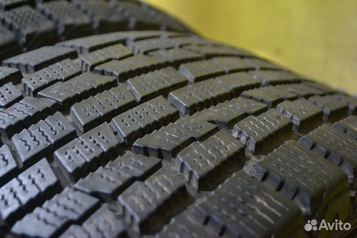 Goodyear Ice Navi Zea 205/55 R16