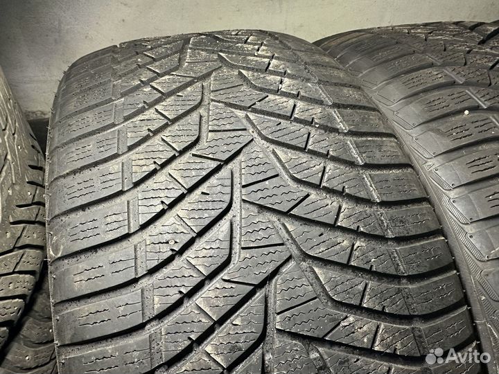 Yokohama BluEarth Winter V906 295/40 R21 111V