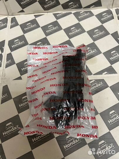 Кронштейн правый перед. бампера Honda Civic 9 5D