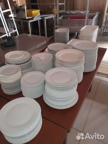 Посуда (тарелки,бокалы,салатницы,супницы и т.д)