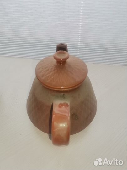 Глиняный кувшин