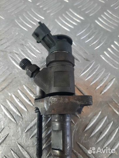 Форсунка Citroen C4 1 1.6 9H01 2008