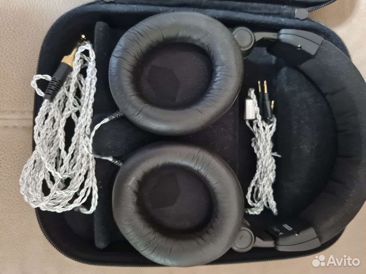 Наушники Ultrasone Tribute 7