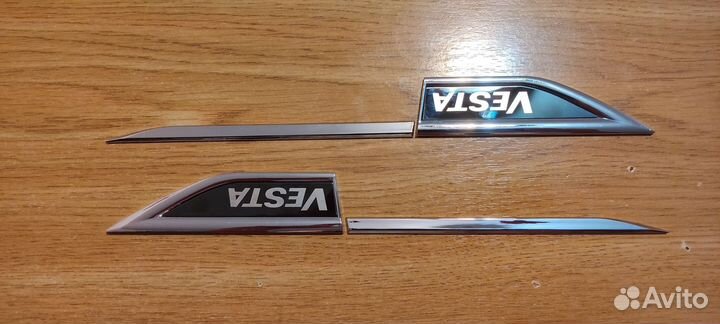 Наклейка декор на передние крылья Лада Веста