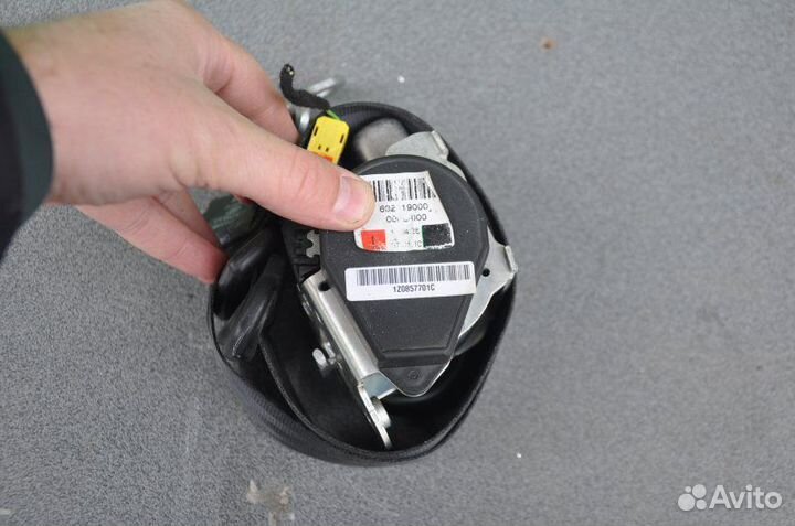 Ремень безопасности передний левый Skoda Octavia