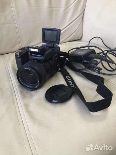 Sony Cyber-Shot DSC-R1 Carl Zeiss