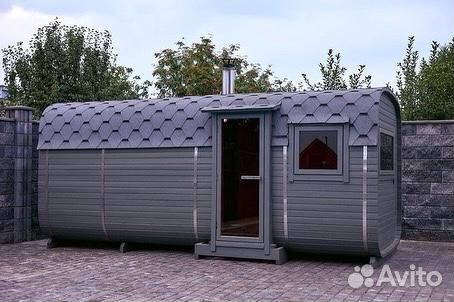 Баня - бочка кедр с мягкой мебелью в комнате отдых