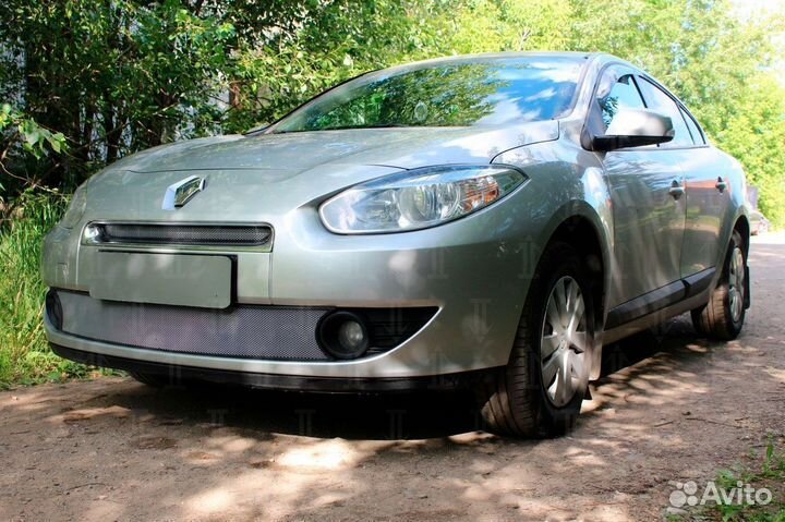 Защитная сетка радиатора верх хром Renault Fluence