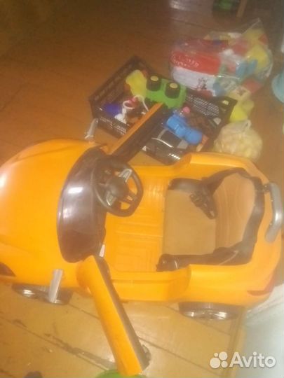 Детская машинка на аккумуляторе с пультом