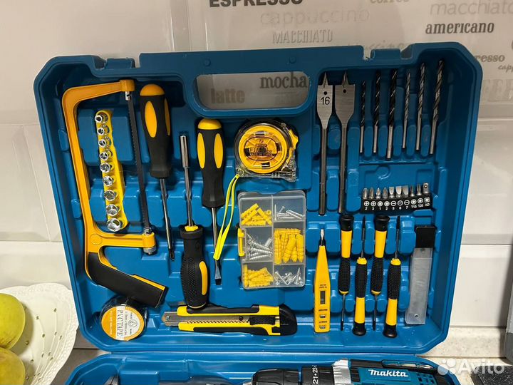 Шуруповерт макита и противоударный кейс