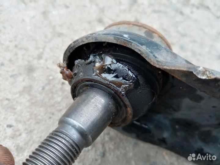 Тяга задняя правая Mazda Tribute EP 3.0 2000-2007