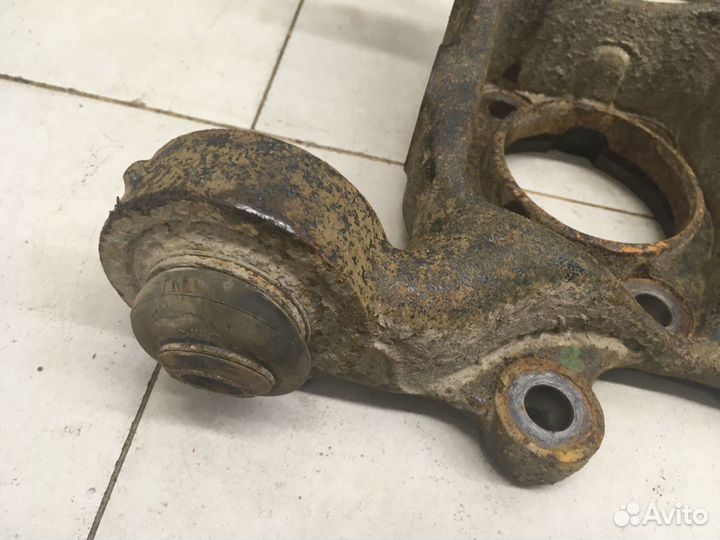 Кулак поворотный задний правый emgrand X7 2013