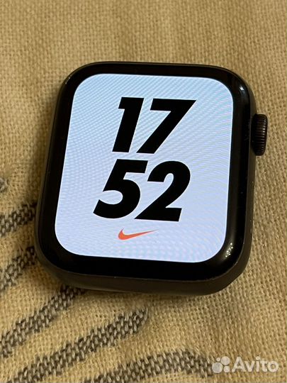 Apple watch se 44 nike