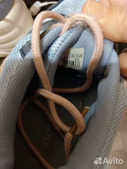 Кроссовки для девочки