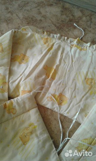 Бортики для кроватки.Пакет дет.вещей. Цена за всё