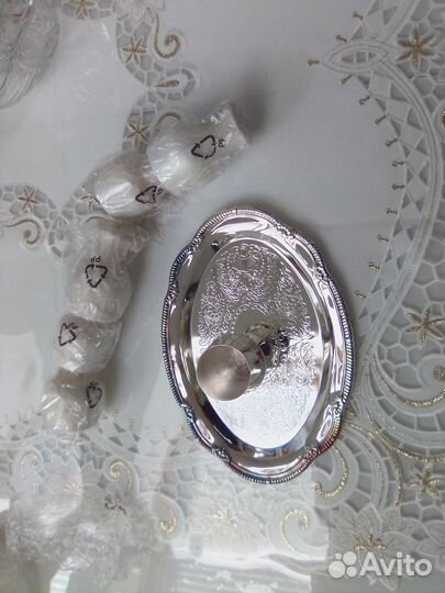 Поднос с рюмками