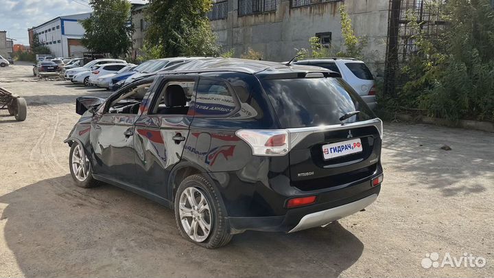 Кулак поворотный передний левый Mitsubishi Outlander (GF) 3870A007