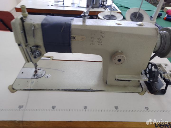 Швейная машина бу продаю