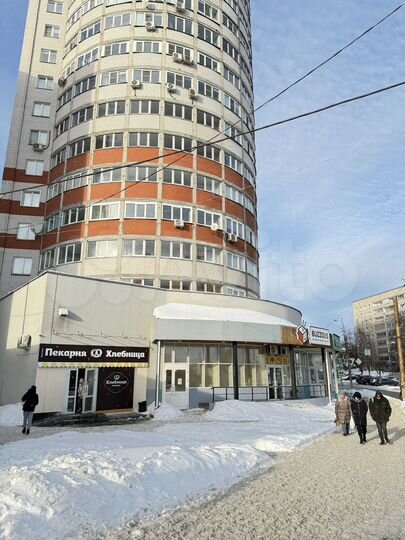 Помещение под магазин, офис, услуги, 277.6 м²