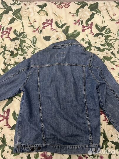 Джинсовая куртка levis