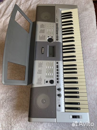 Синтезатор Yamaha psr E403 серебристый