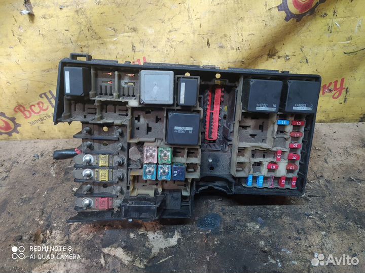 Блок предохранителей под капот Ford Focus 2