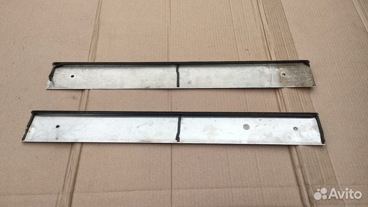 Накладки на пороги Nissan Primera