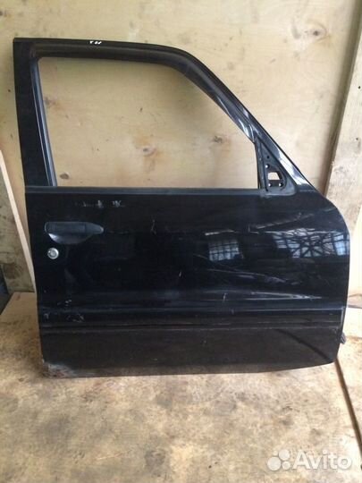 Nissan Patrol Y61 Передняя Правая Дверь