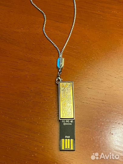 Флешка с золотым покрытием Златоуст в подарочной