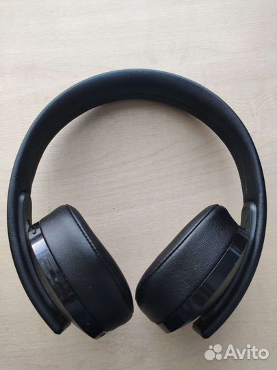 Беспроводные наушники Sony Gold Wireless Headset