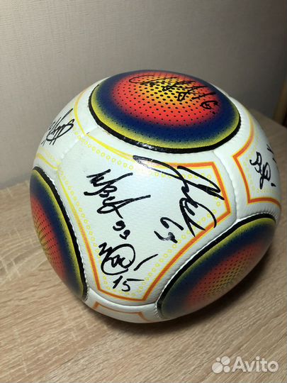 Футбольный мяч с автографами сборной России