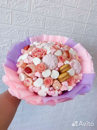 Сладкие букеты из конфет и зефира