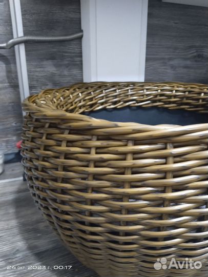 Кашпо для цветов из ротанга