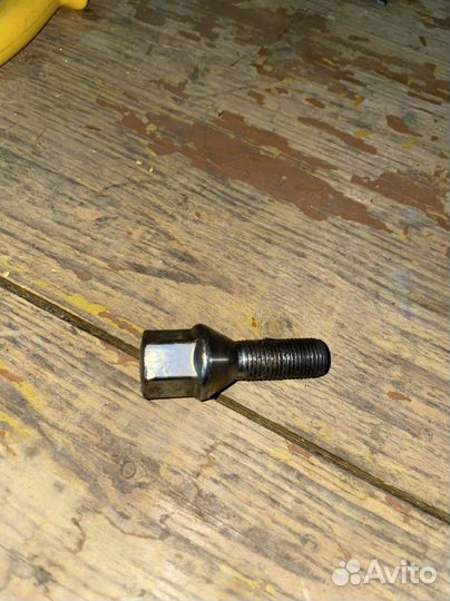 Колесные болты