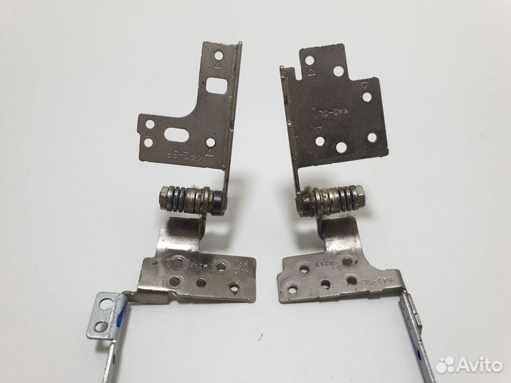 Петли матрицы ноутбука Asus K42D