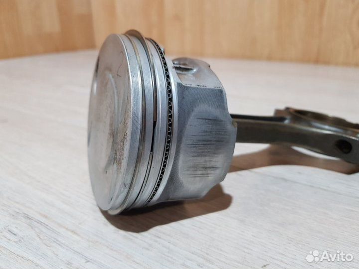 Поршень с шатуном Ford Maverick AJ 2003