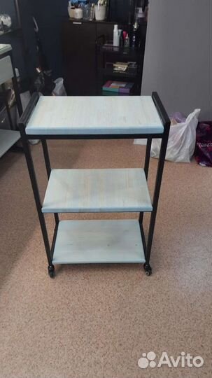 Мобильная этажерка на колесах