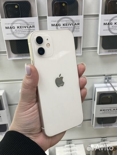 iPhone 12, 64 ГБ