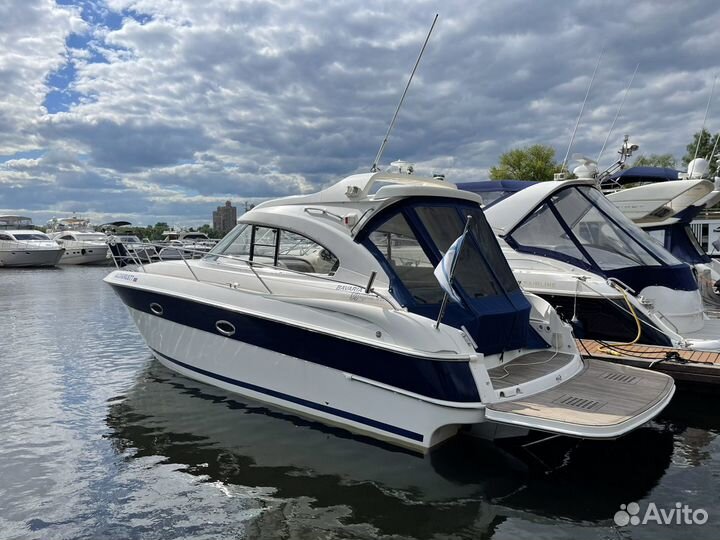 Моторная яхта Bavaria 33 Hard Top