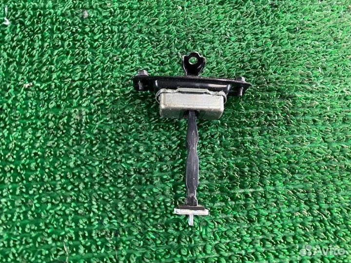 Ограничитель двери прав. перед. Infiniti FX35, Fx3