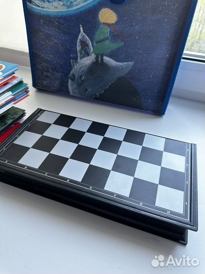 Книги детские и шахматы