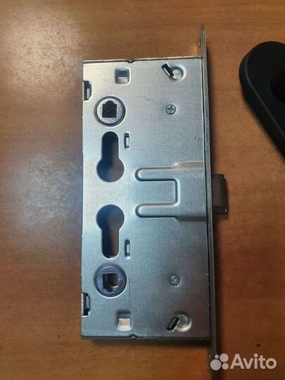 Замок врезной с ручкой