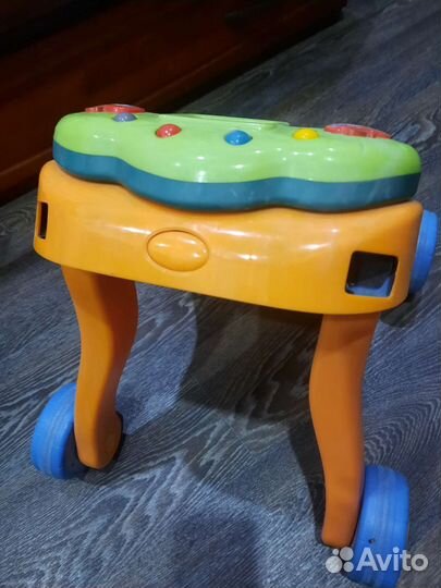 Игровой столик на колесах