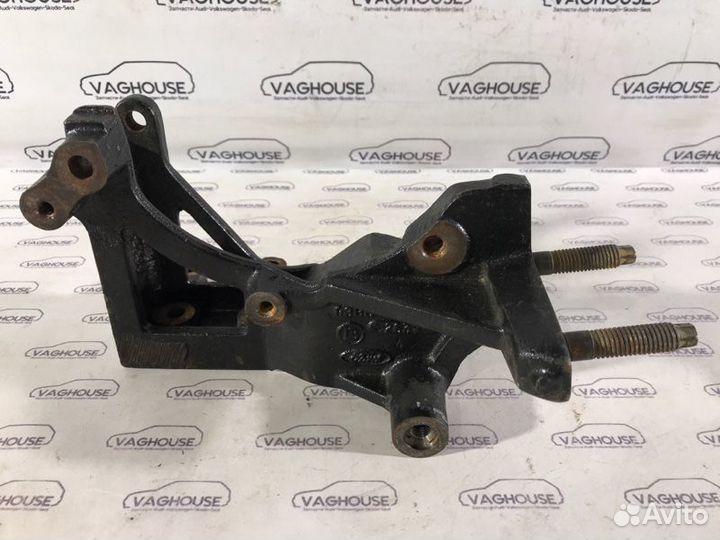 Кронштейн генератора левый Ford Focus MK 2 hwda