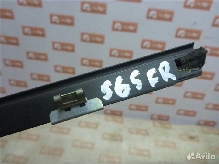 Уплотнитель стекла двери бархотка передний правый