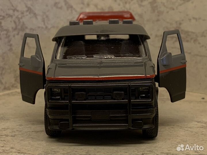 Ford crown, buick, GMC, BMW, dodge 1:43