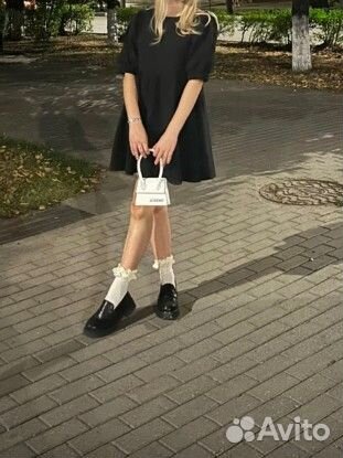 Платье с воротником