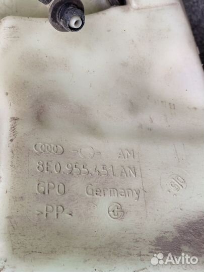 Бачок омывателя audi a4 b7