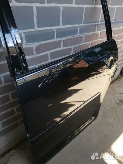 Дверь задняя левая Фольксваген Тауран